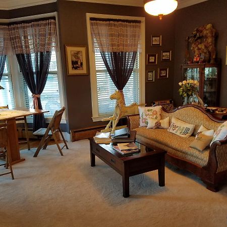 The Perkins House Bed & Breakfast Cornish Bagian luar foto