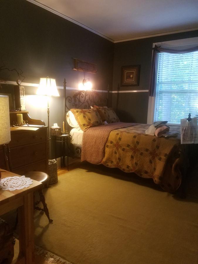 The Perkins House Bed & Breakfast Cornish Bagian luar foto