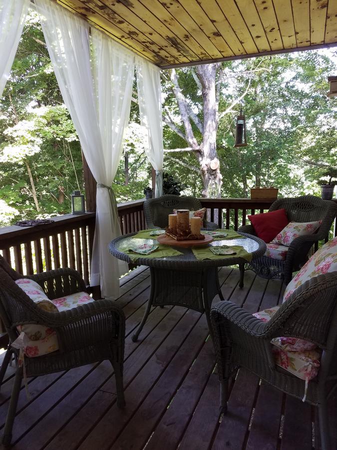 The Perkins House Bed & Breakfast Cornish Bagian luar foto